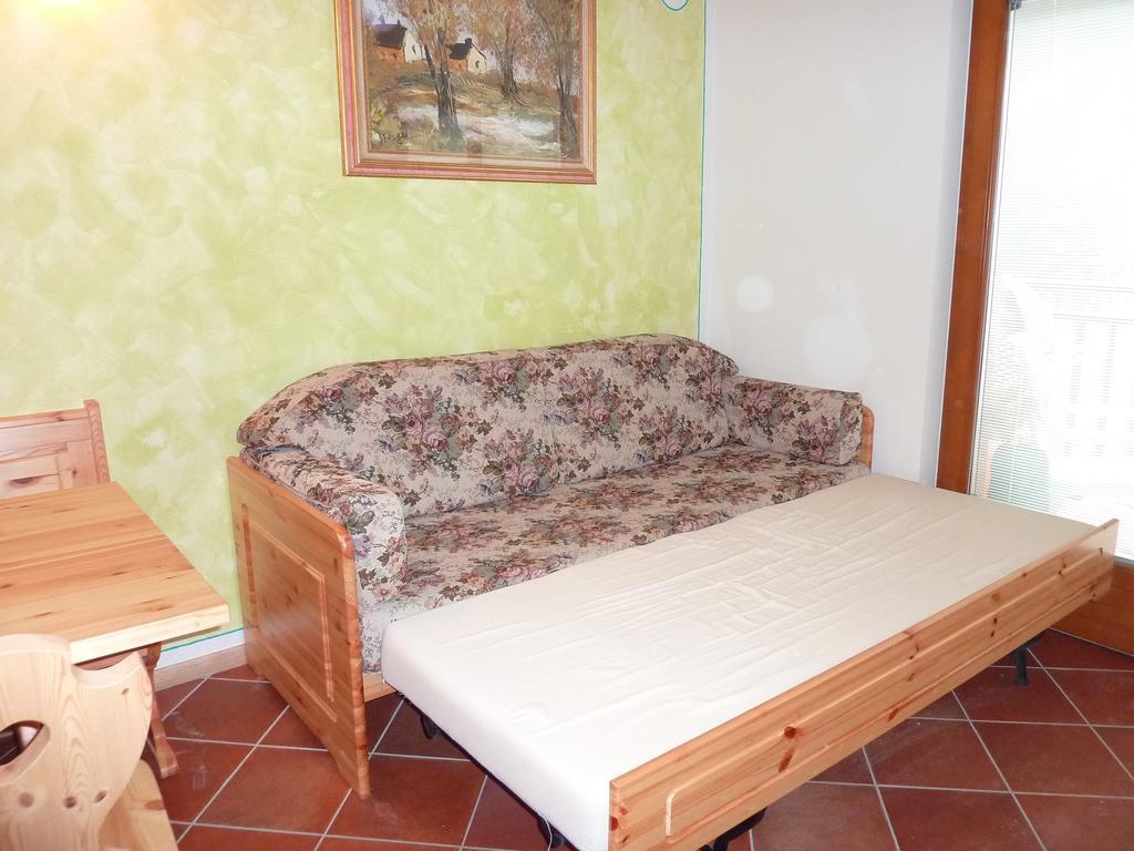 Appartamento Finestra Sul Parco Comano Terme Room photo