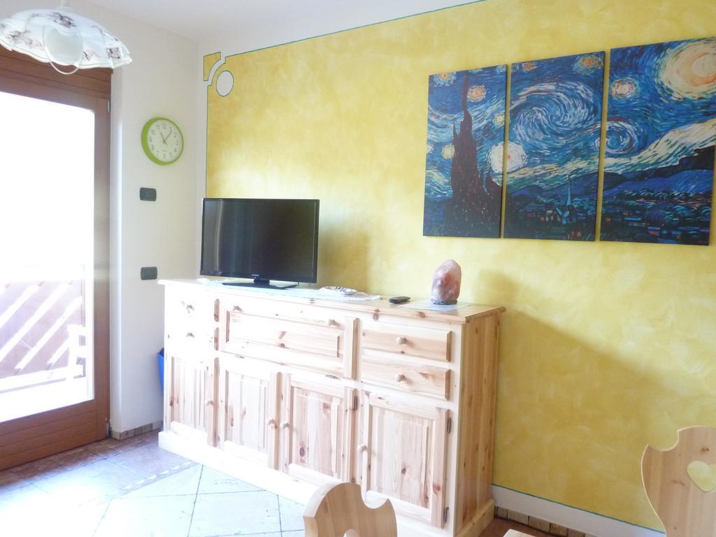 Appartamento Finestra Sul Parco Comano Terme Room photo